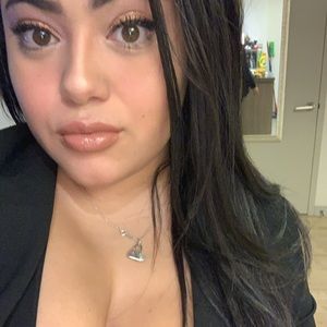 Meet your Posher, Ingrid